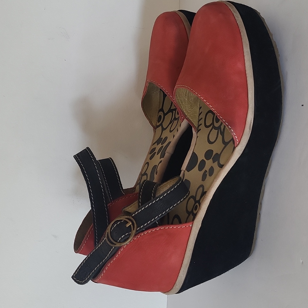 FLY London Women's Penn Platform Sandal Size 39